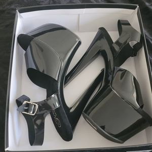 Pleaser Women's 7" Platforms